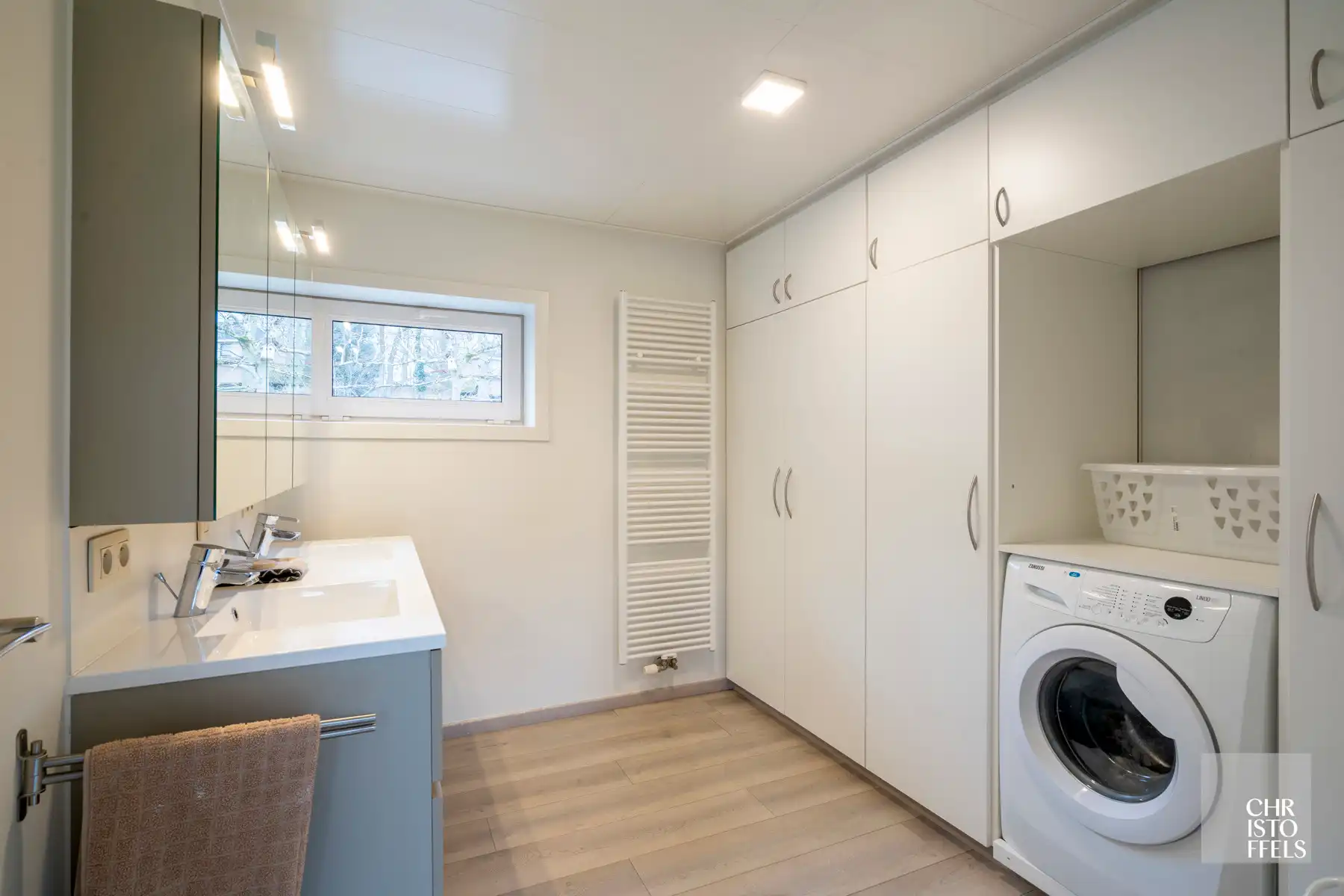 IN OPTIE - Totaal gerenoveerde villa (362 m²) met poolhouse (239 m²) in Opoeteren foto 14