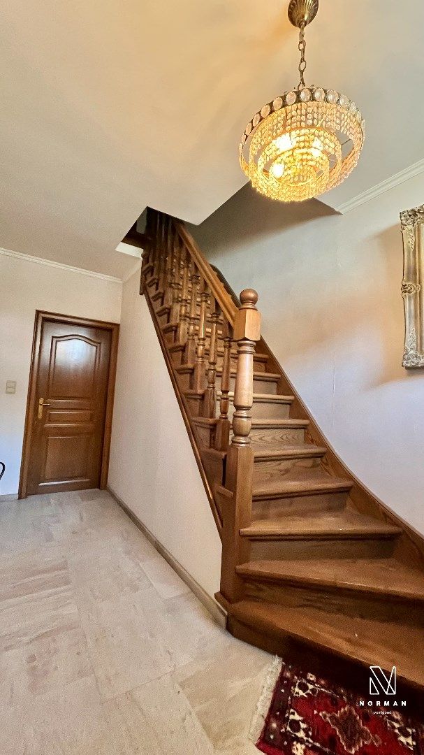 Ruime centrumwoning met 4 slaapkamers, veranda, zij-ingang en stadstuin foto 3
