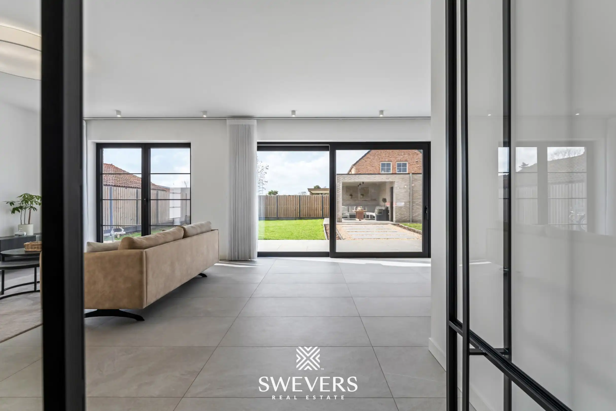 Imposante BEN-villa met luxe-afwerking foto 3