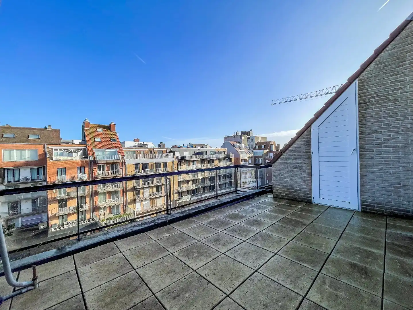 Zeer zonnige penthouse met 2 slaapkamers gelegen vlakbij het Van Bunnenplein en de Zeedijk. foto 17