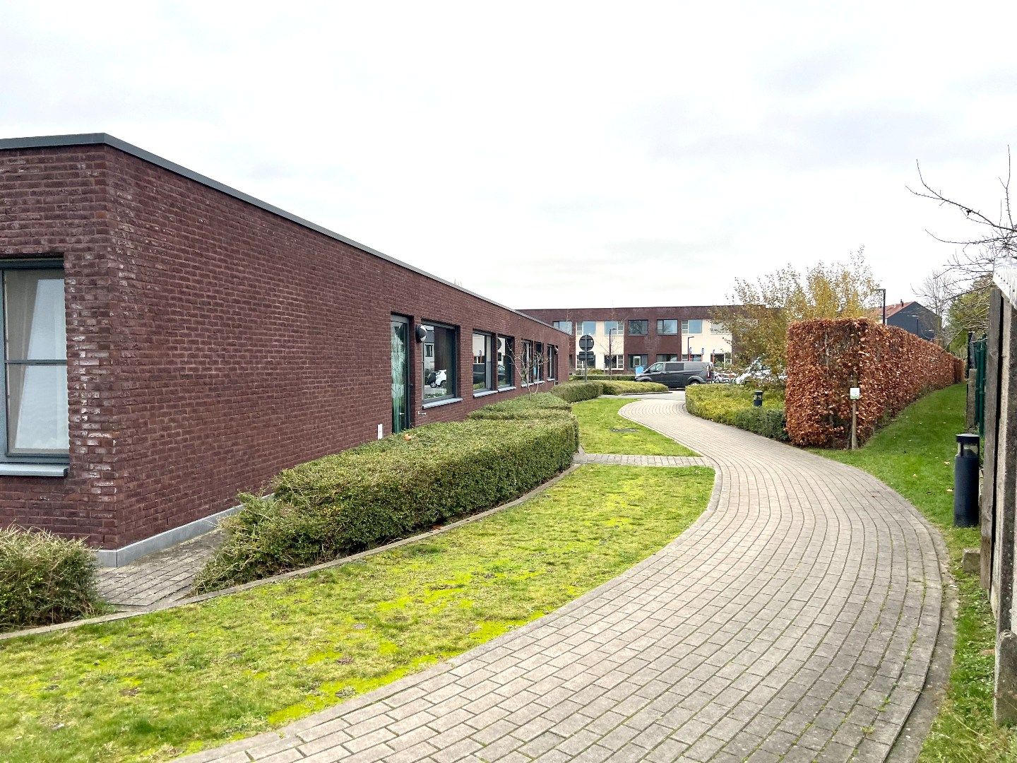 Charme troef in deze starterswoning te Wevelgem! foto 33