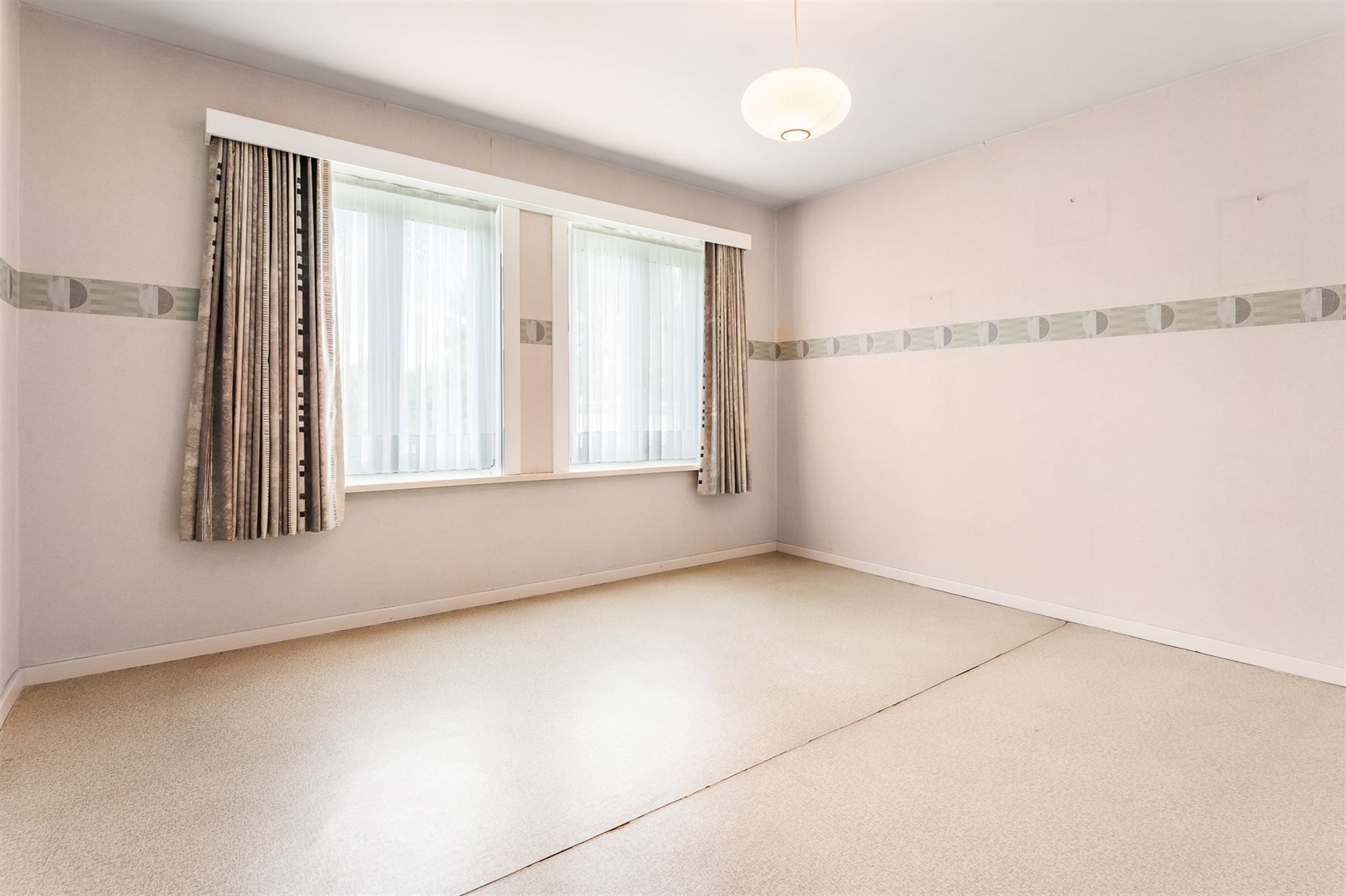 DEELS GERENOVEERDE, PERFECT ONDERHOUDEN WONING OP LEUKE LIGGING foto 20
