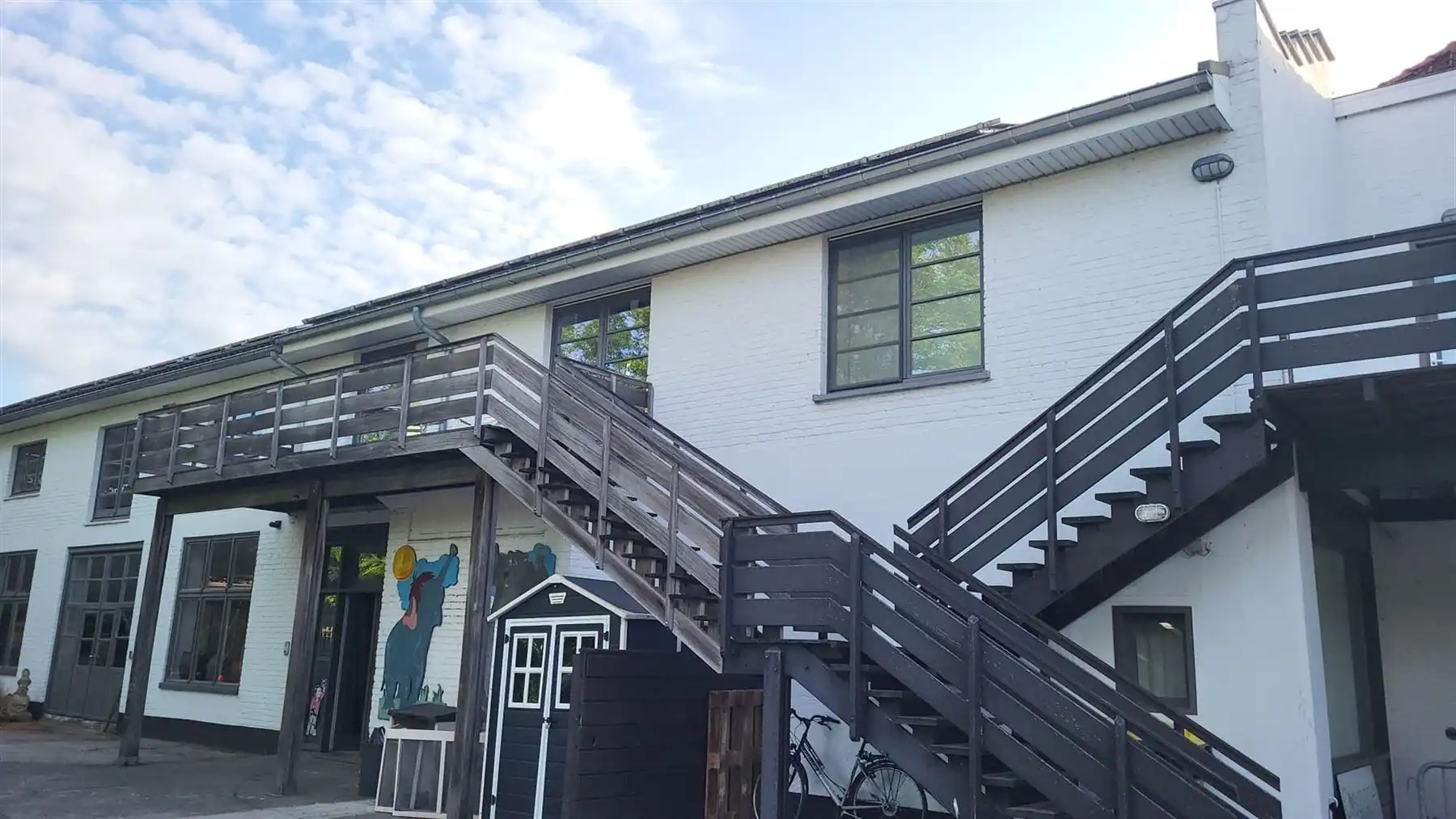 Gezellige loft met zonnig terras foto {{pictureIndex}}