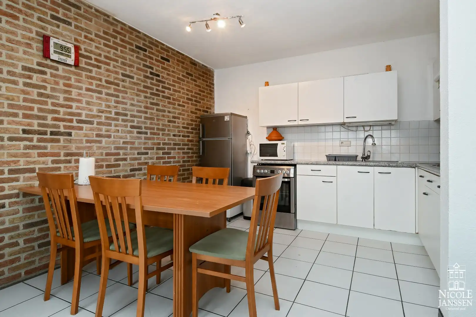 Interessant opbrengstgebouw met 4 appartementen en 2 handelsruimtes  foto 17