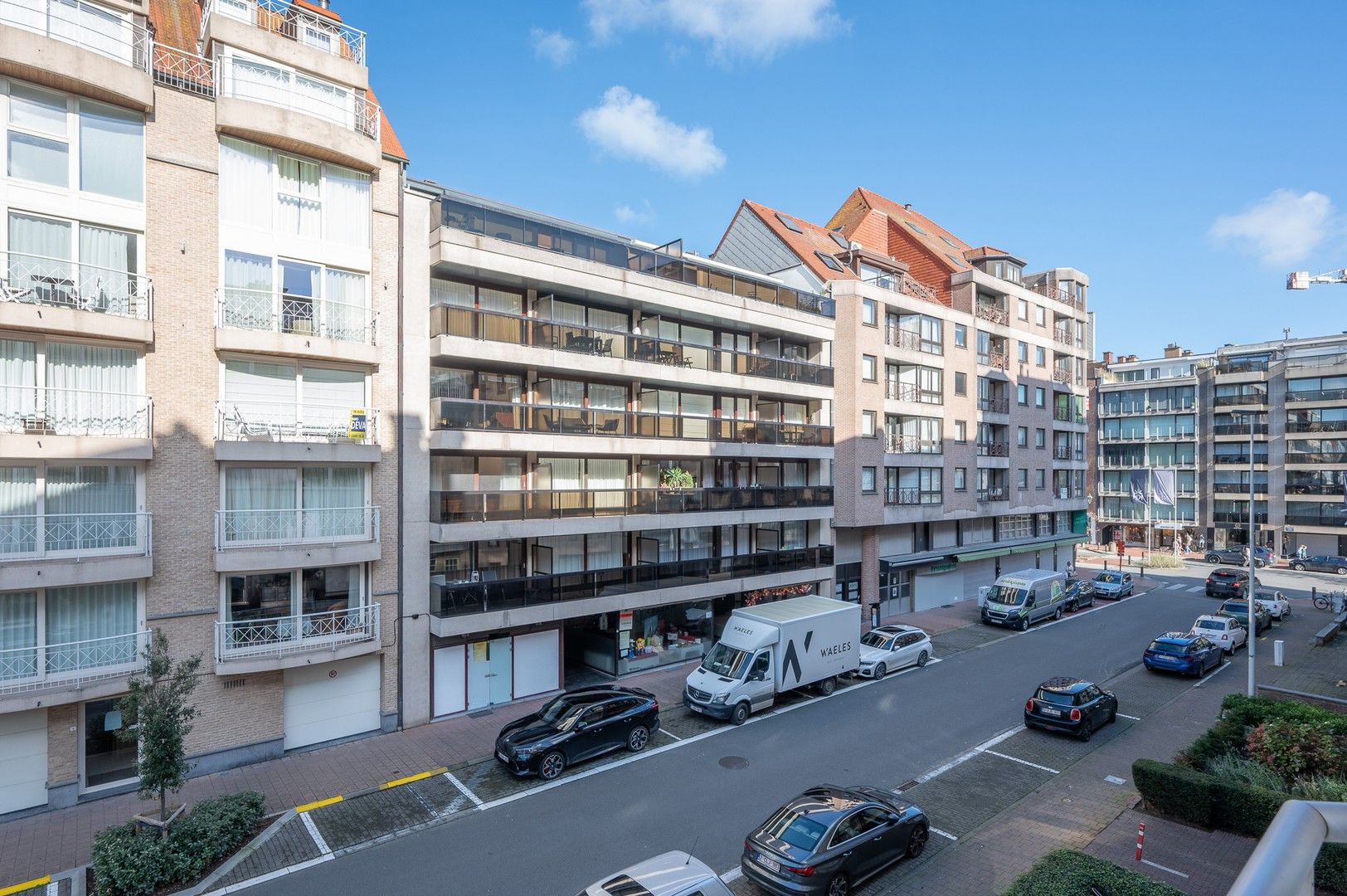 Prachtig gerenoveerd appartement met 3 slaapkamers vlakbij de zee en de winkels. foto 12