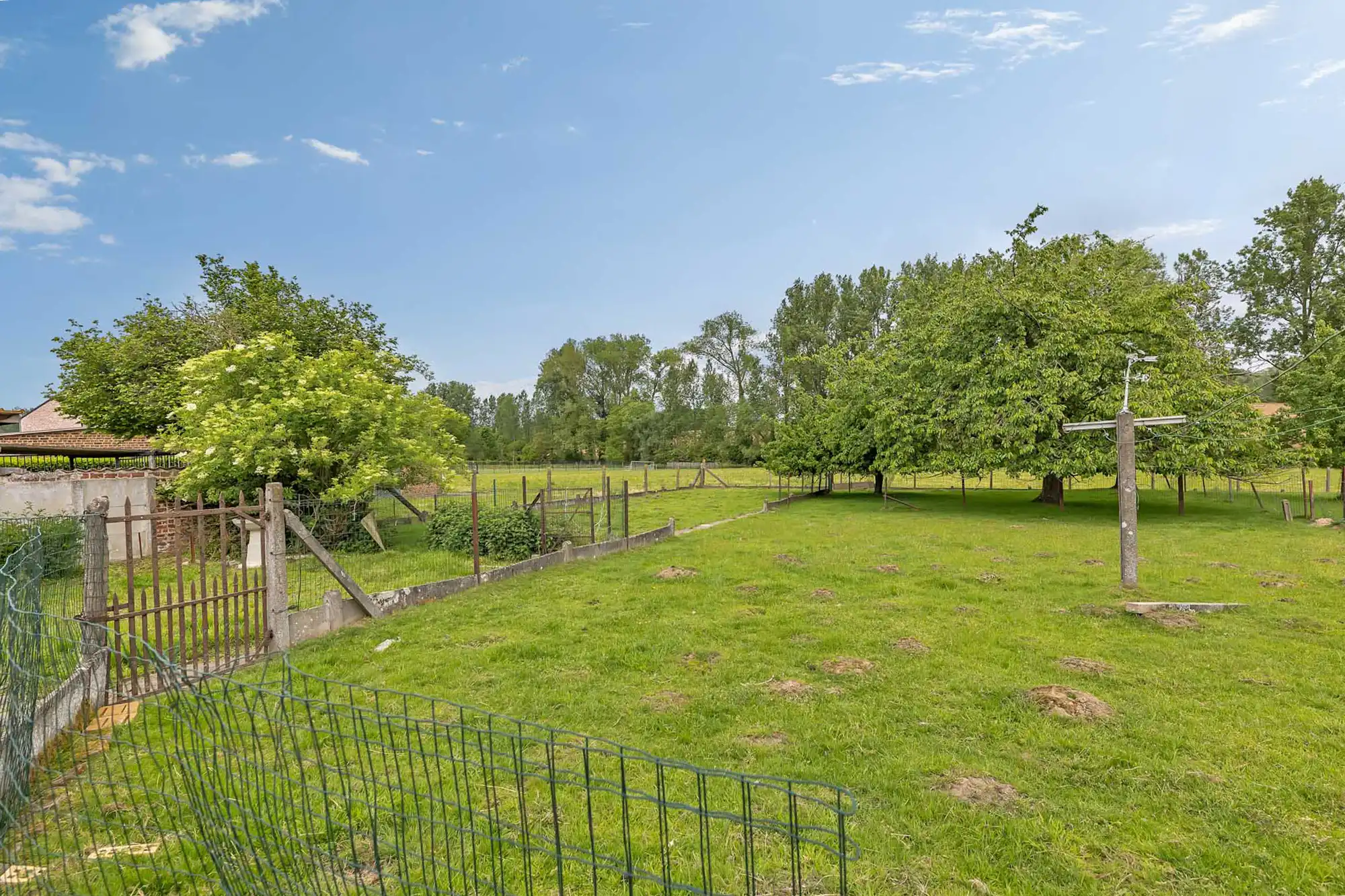 Woning op landelijke ligging met opslagplaats foto 22