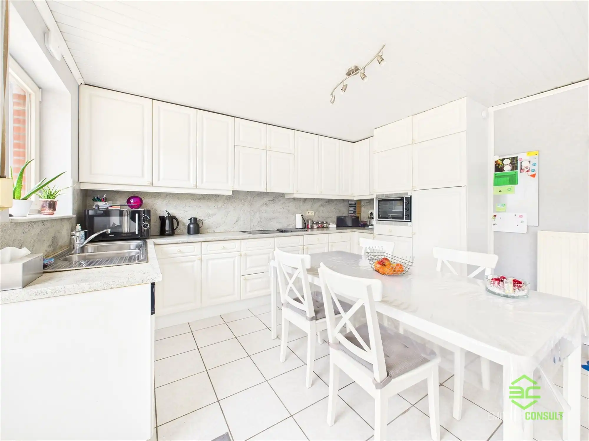 Gezinswoning met 3 slpk op 10a68ca in het centrum! foto 10