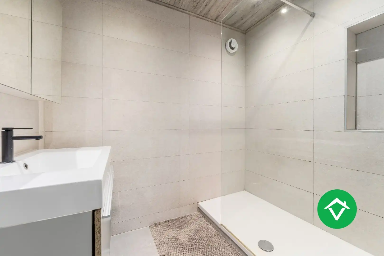 Functionele woning met drie slaapkamers, garage en ruime oprit te Ichtegem foto 16