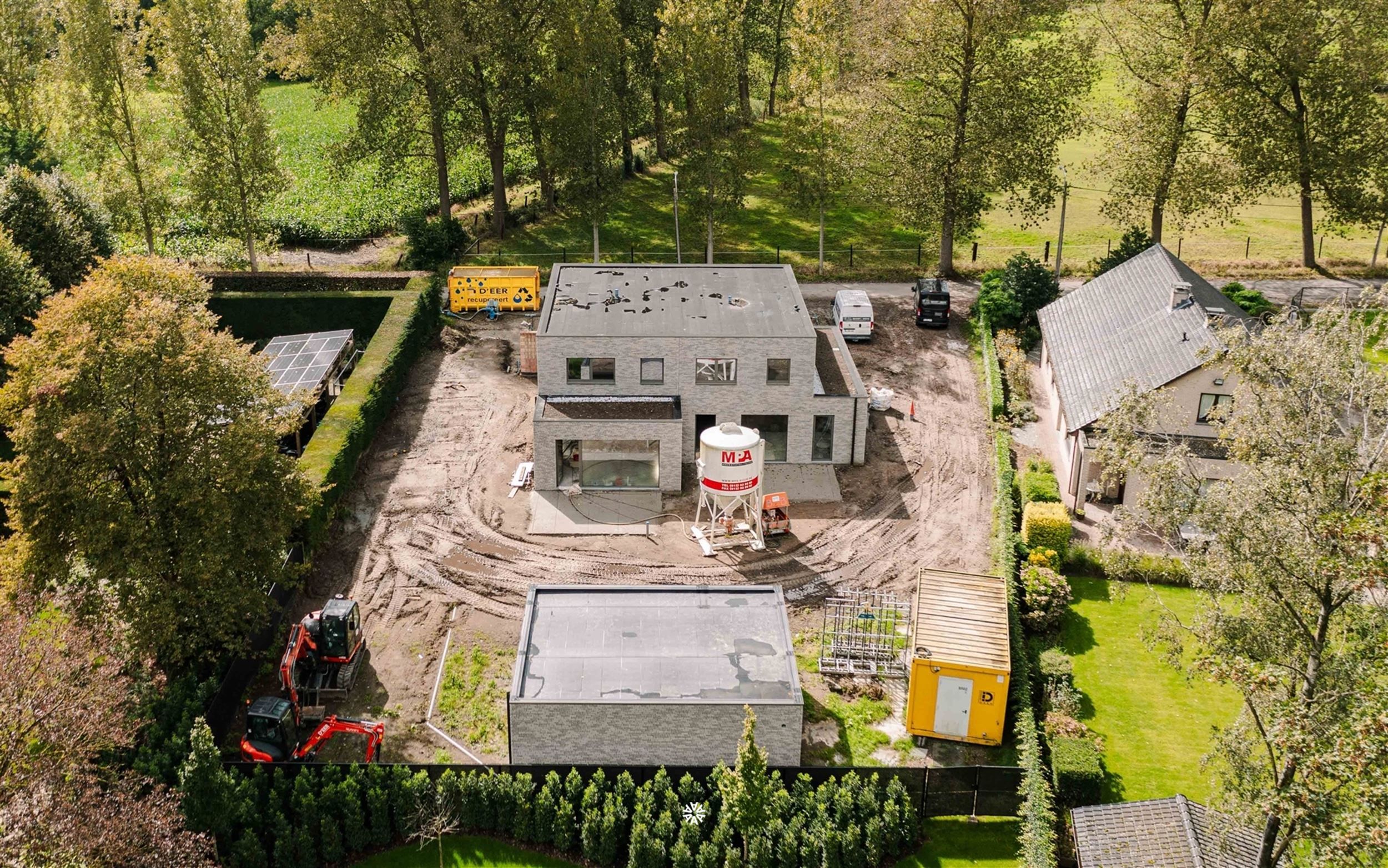 Hoogwaardig afgewerkte koppelvilla in de groene rand van Sint-Niklaas foto 1