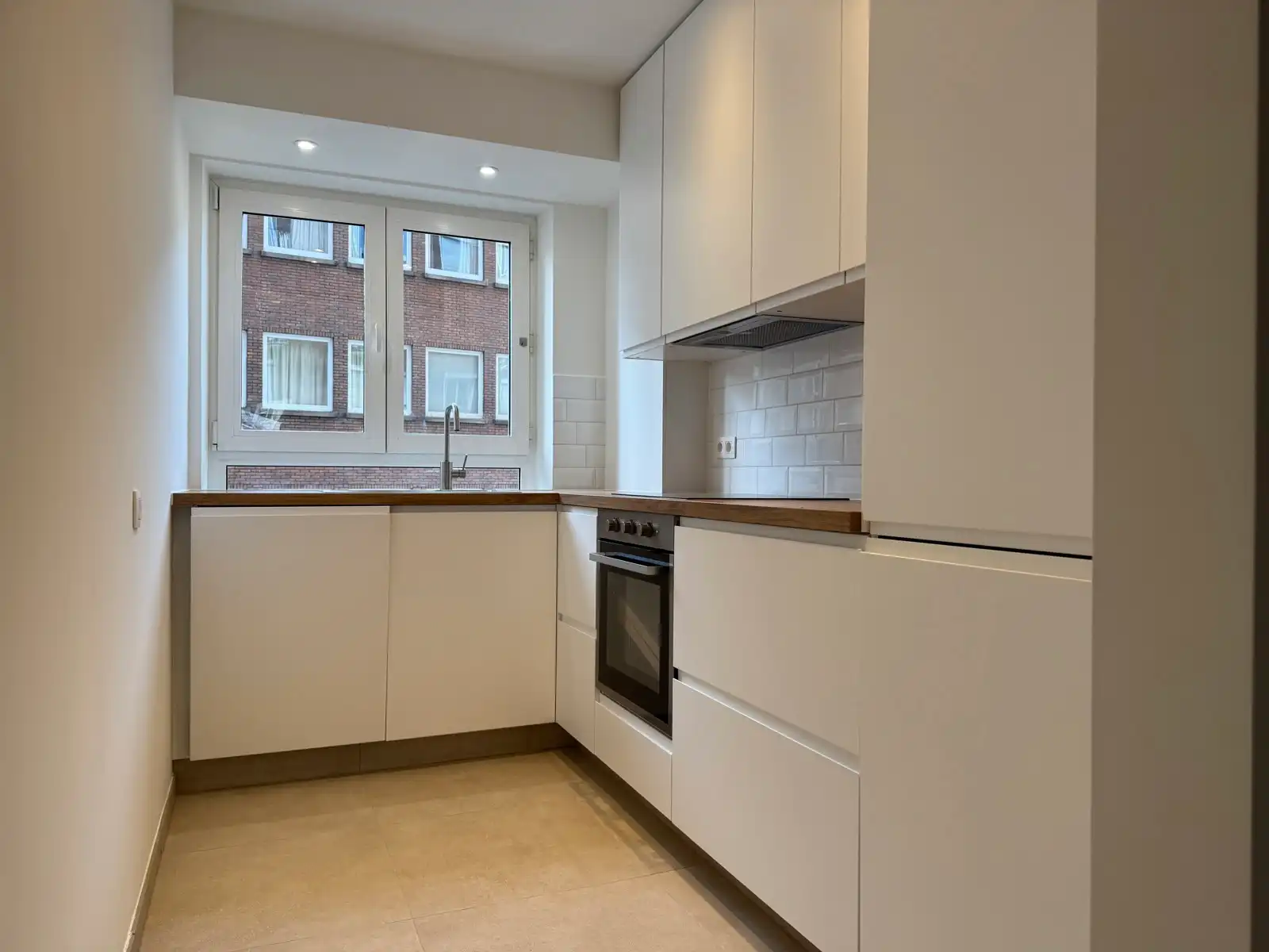 Nieuw gerenoveerd één slaapkamer app. + terras foto 7