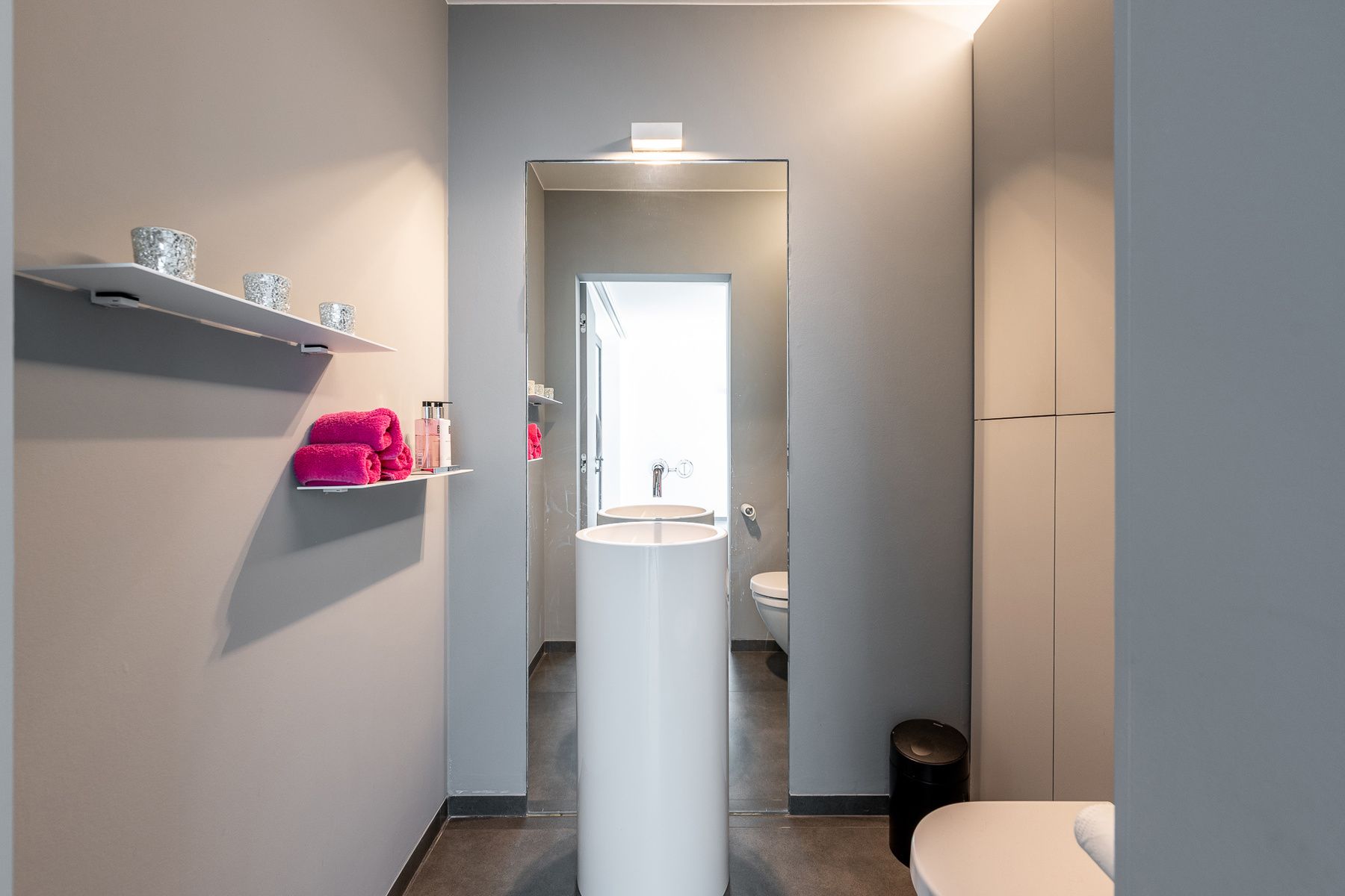 Unieke eigentijdse villa met zwembad foto 7