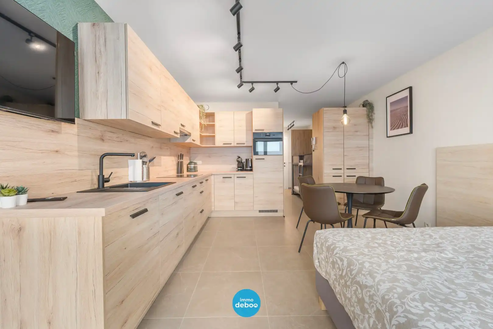 Prachtig gerenoveerde studio met zonneterras foto 4