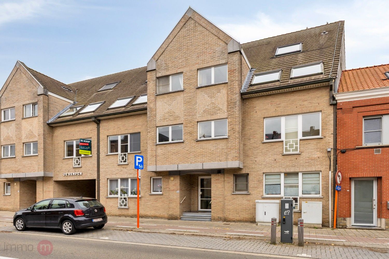 Goed gelegen appartement met 2 slaapkamers, terras en autostaanplaats foto {{pictureIndex}}