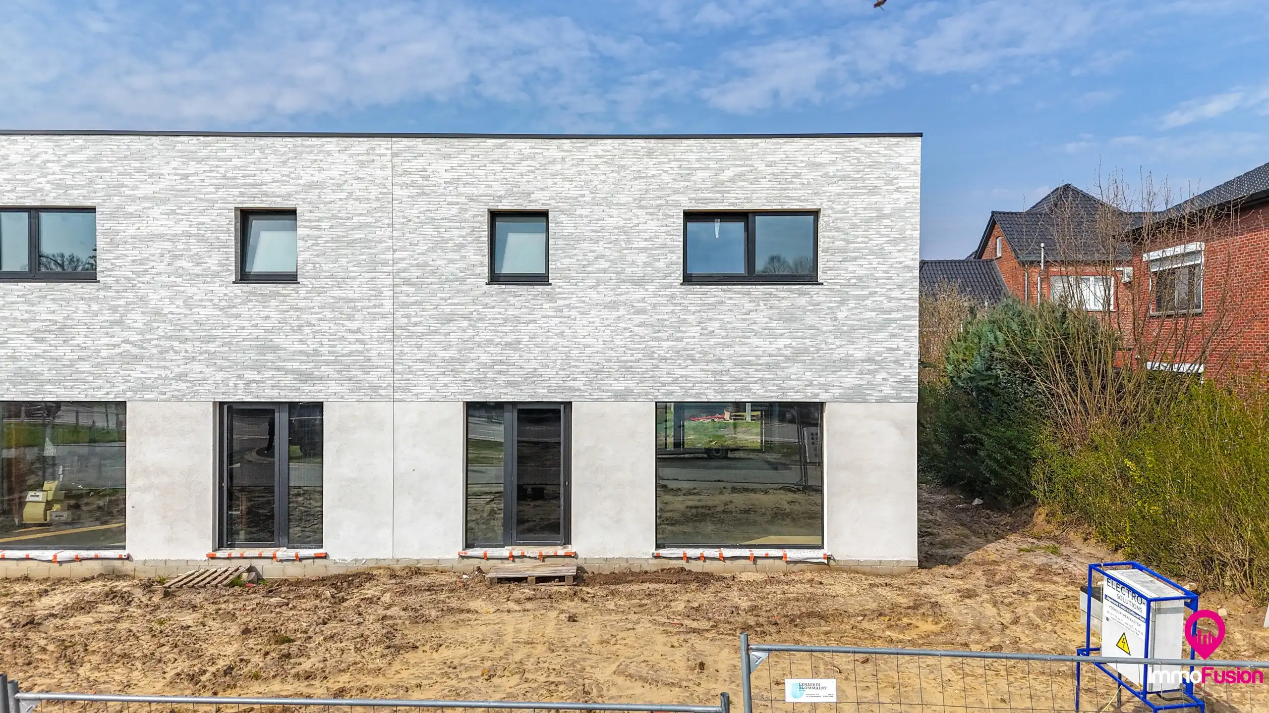 Modern halfopen nieuwbouw in casco met 3 slaapkmrs in Lillo! foto 3