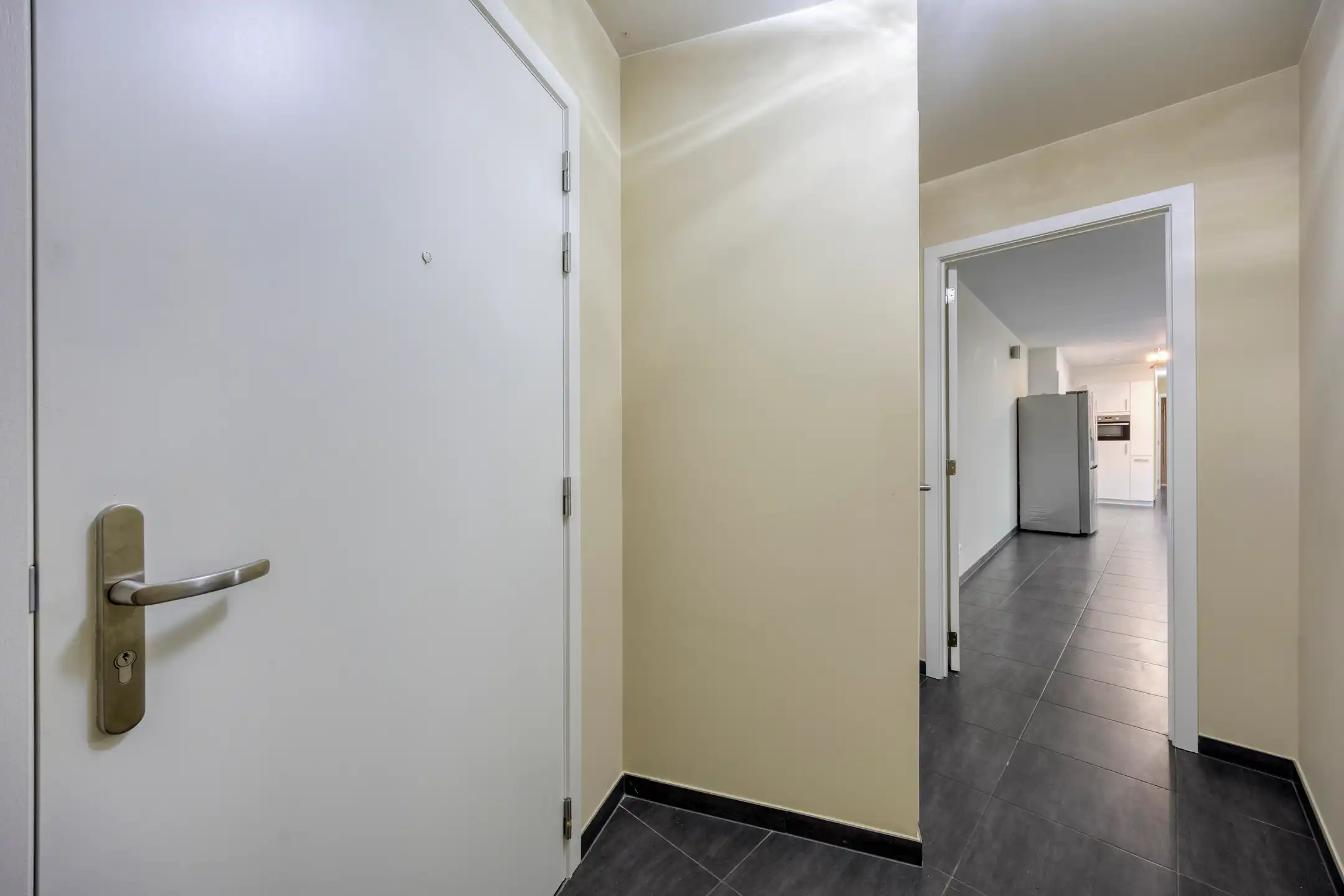 Energiezuinig APPARTEMENT van bj 2018 van 104 m² gelegen op 2de  verdiep, lift,  mooie leefruimten, 2 slaapkamers en garage op gelijkvloers. foto 4