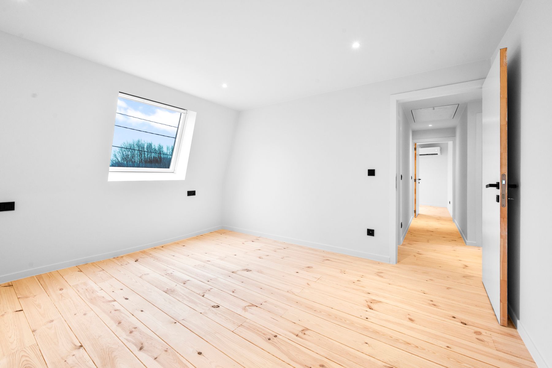 Instapklare woning met 5 slaapkamers en 2 badkamers foto 11