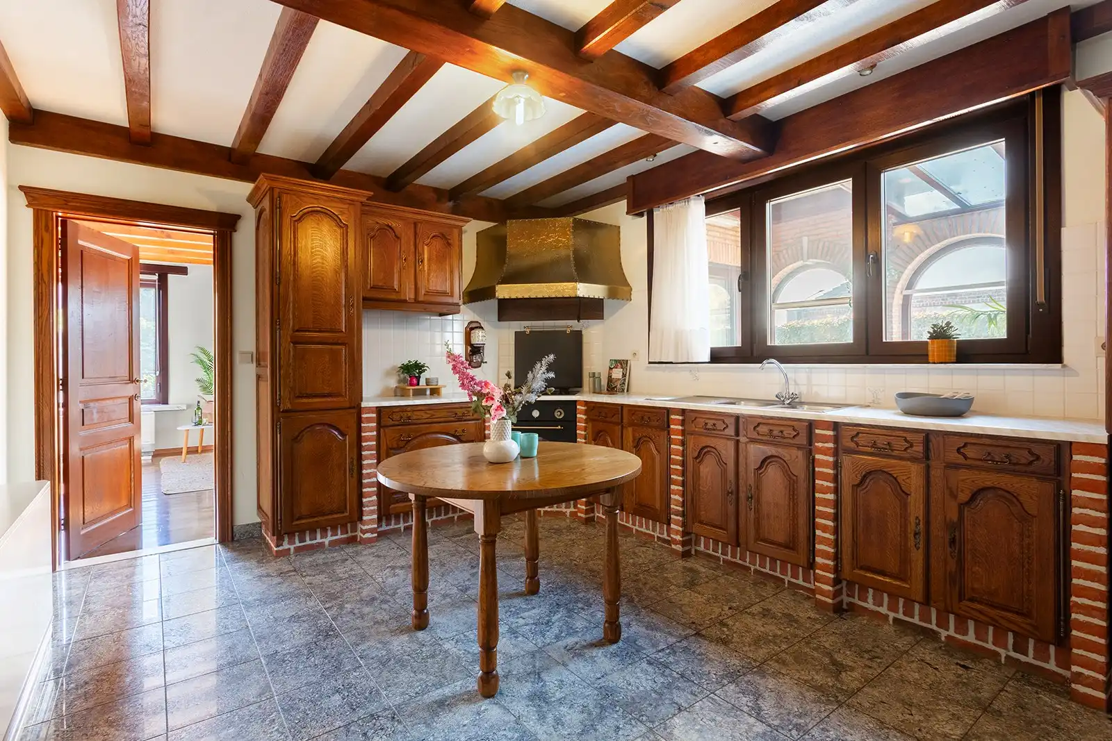 Karaktervol huis in een residentiële wijk foto 9