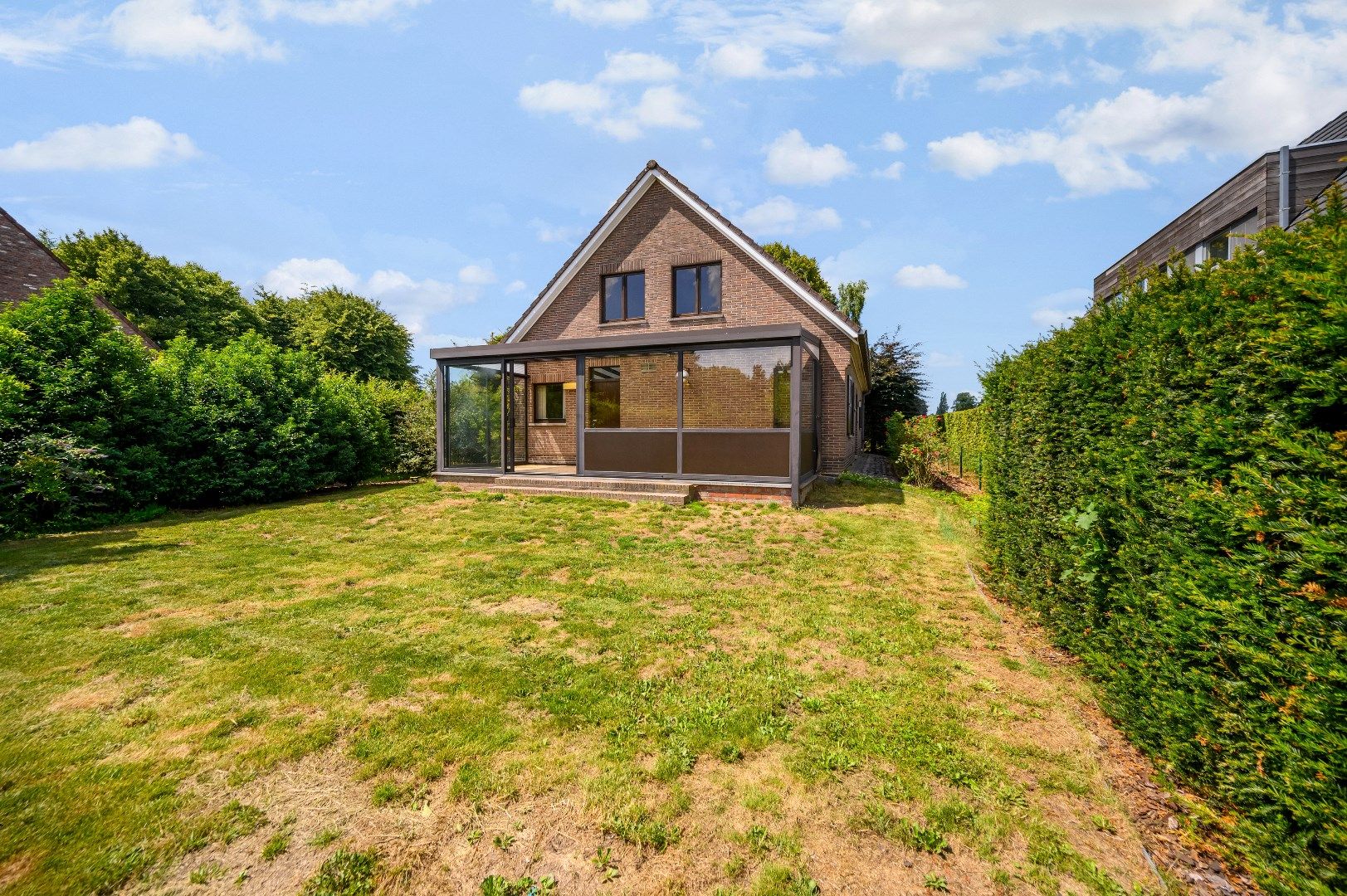 Te renoveren villa met idyllisch zicht op akker en boomgaard met INSTELPRIJS foto 12