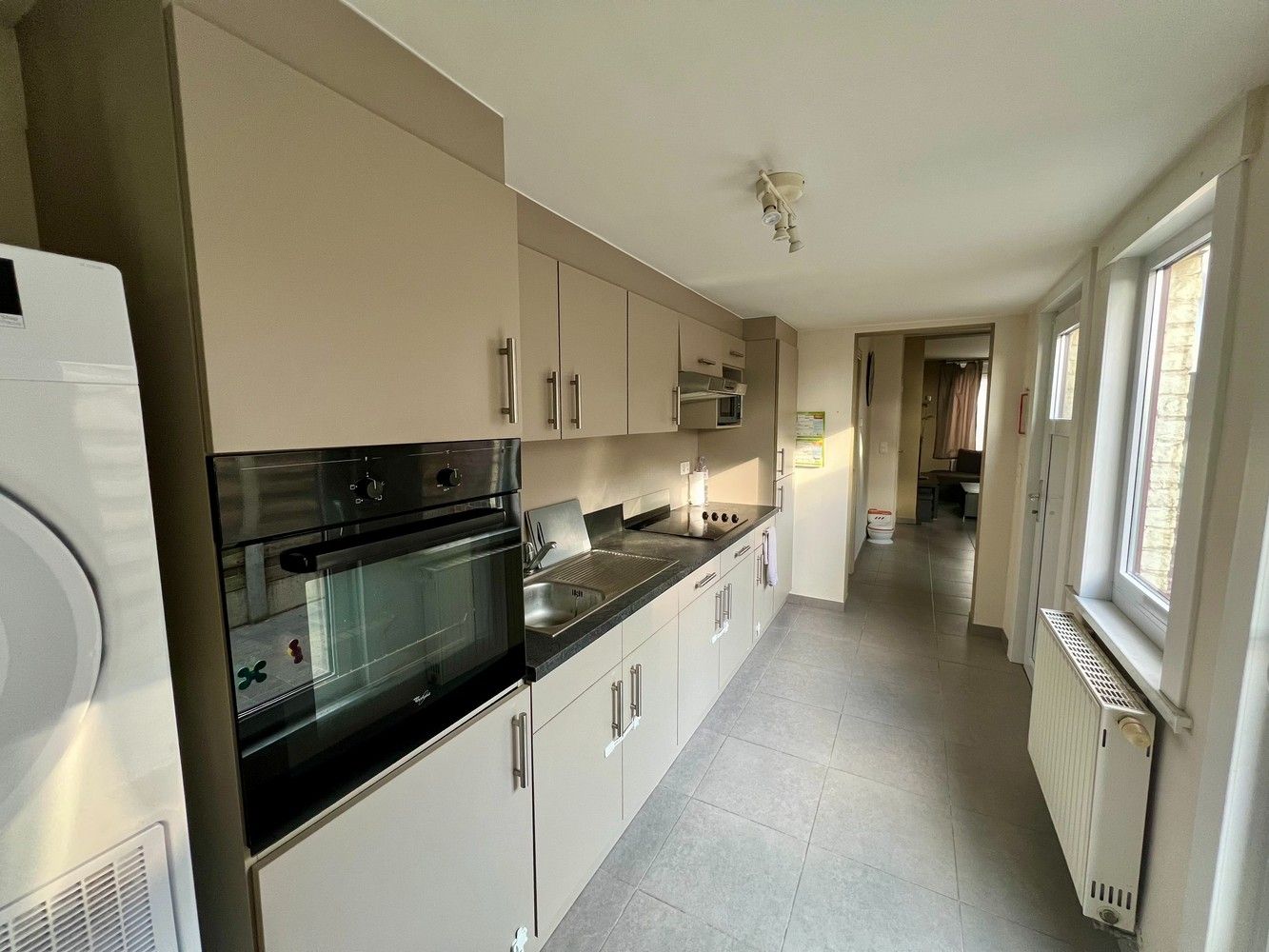 Gerenoveerde woning met prachtig uitzicht te huur! foto 5