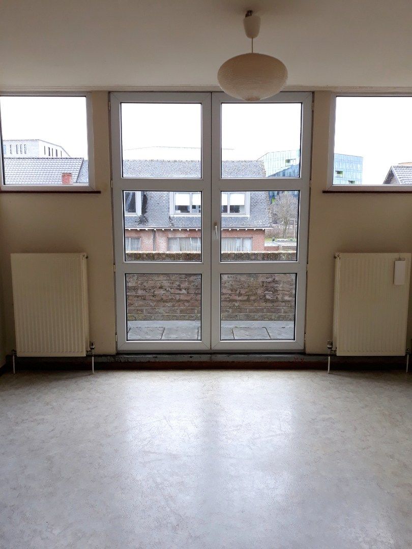 Ruim en licht dakappartement in Hasselt foto 2