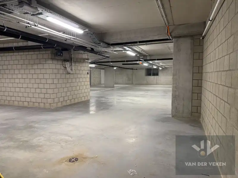 LICHTRIJK NIEUWBOUWAPP MET 2 SLPK NABIJ QUARTIER BLEU EN STADSCENTRUM foto 26