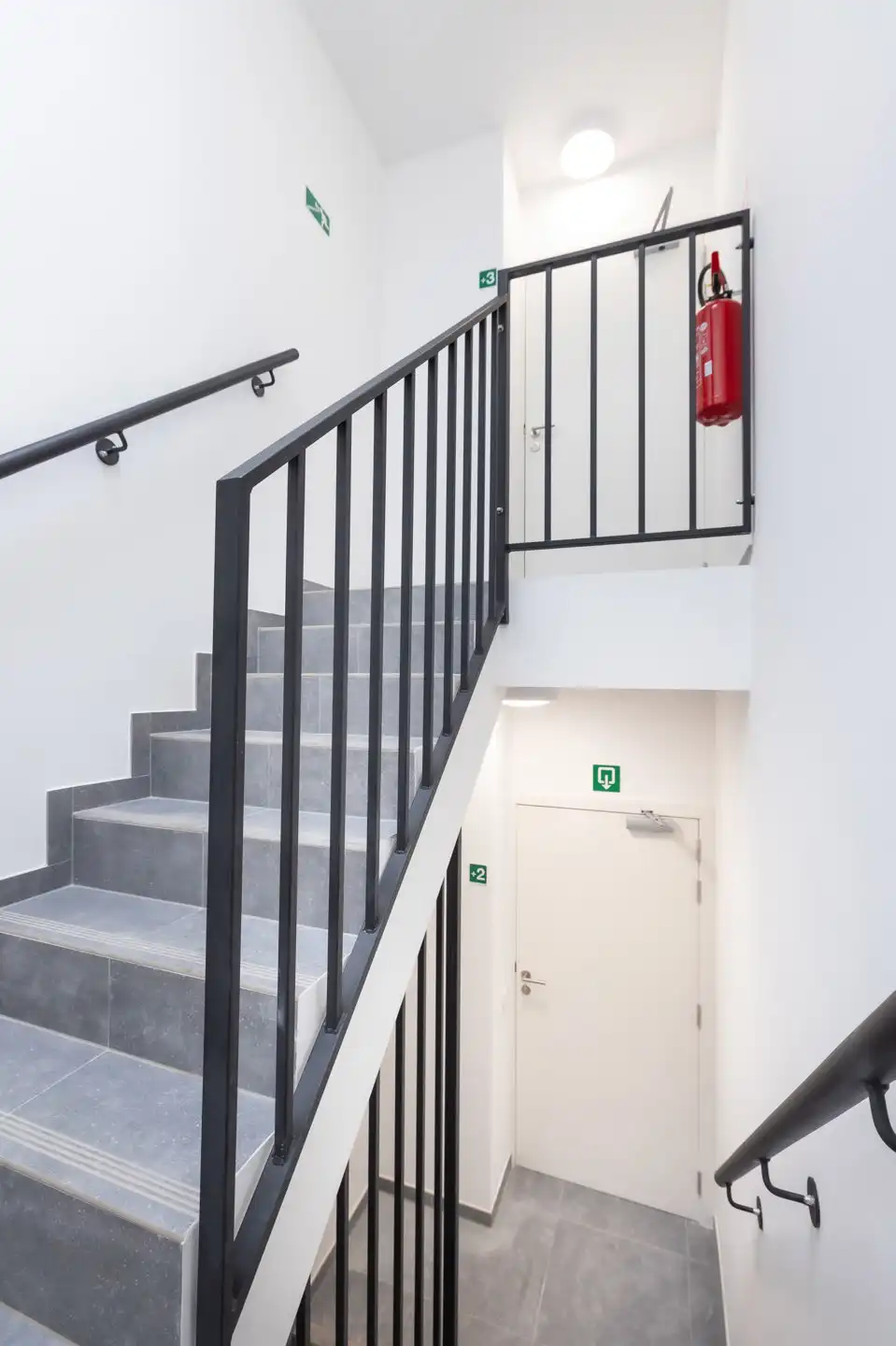 Groot 1-slpk appartement met veel licht foto 15