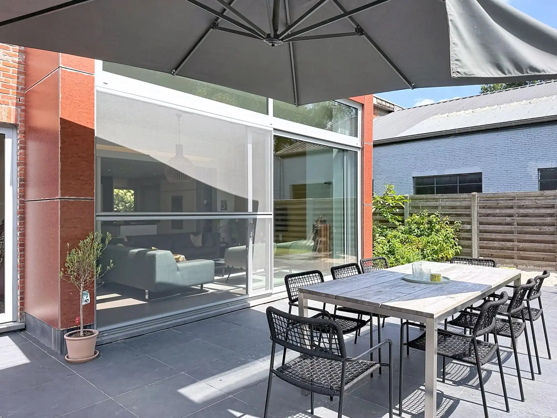 Verrassend ruime instapklare woning met 3 slaapkamers op een mooi perceel. foto 38