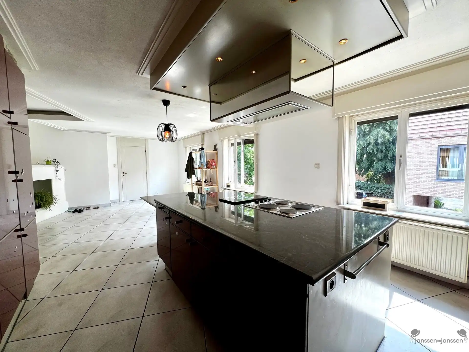 Woning met polyvalent atelier/handelsruimte foto 11