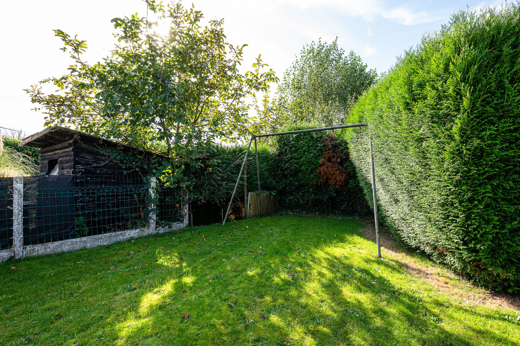 Bungalow met garage en mooie tuin foto 23