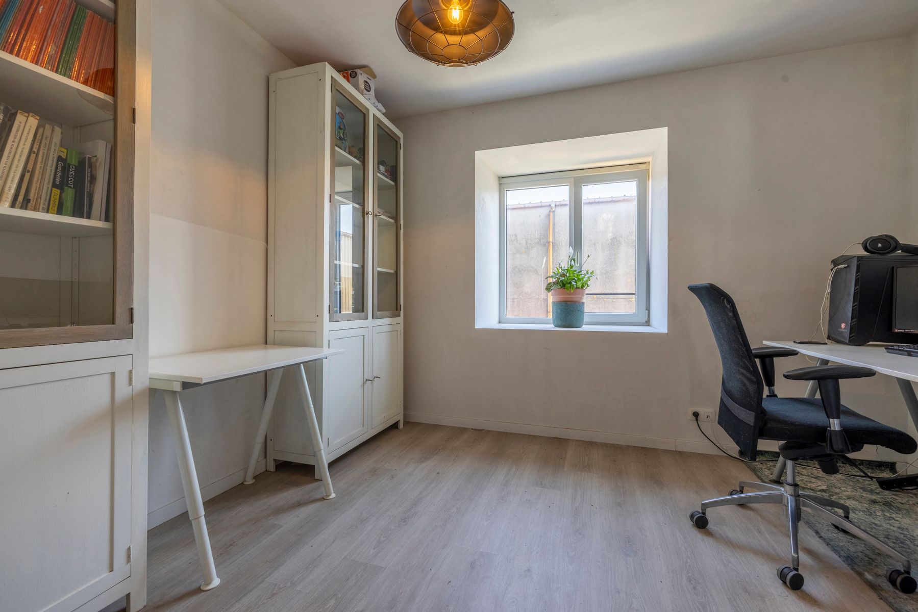 Heel recente woning met 3 slaapkamers en tuin foto 13