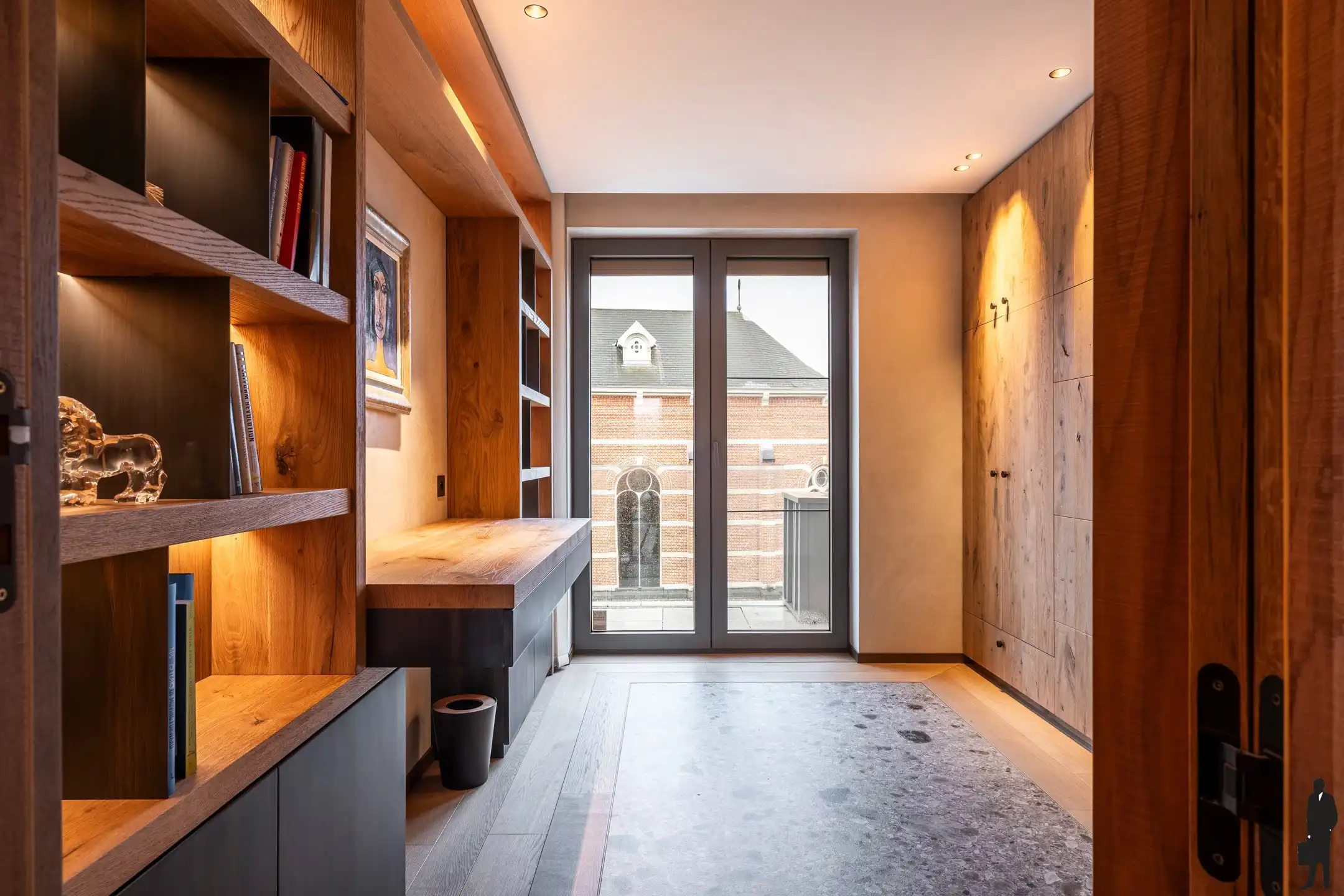 Exclusief villa-appartement van ca. 310 m² foto 26