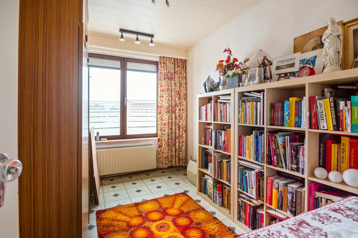 Halfopen bel-etagewoning met 3 slaapkamers, garage en zuidoostgerichte tuin foto 12