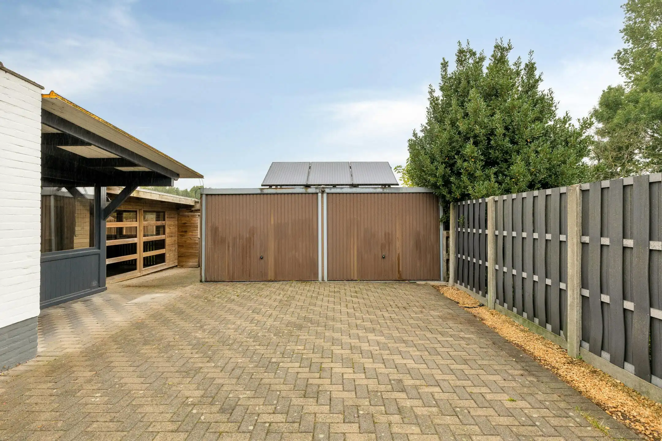 Ruime gezinswoning met tal van opties in Oostwinkel foto 15