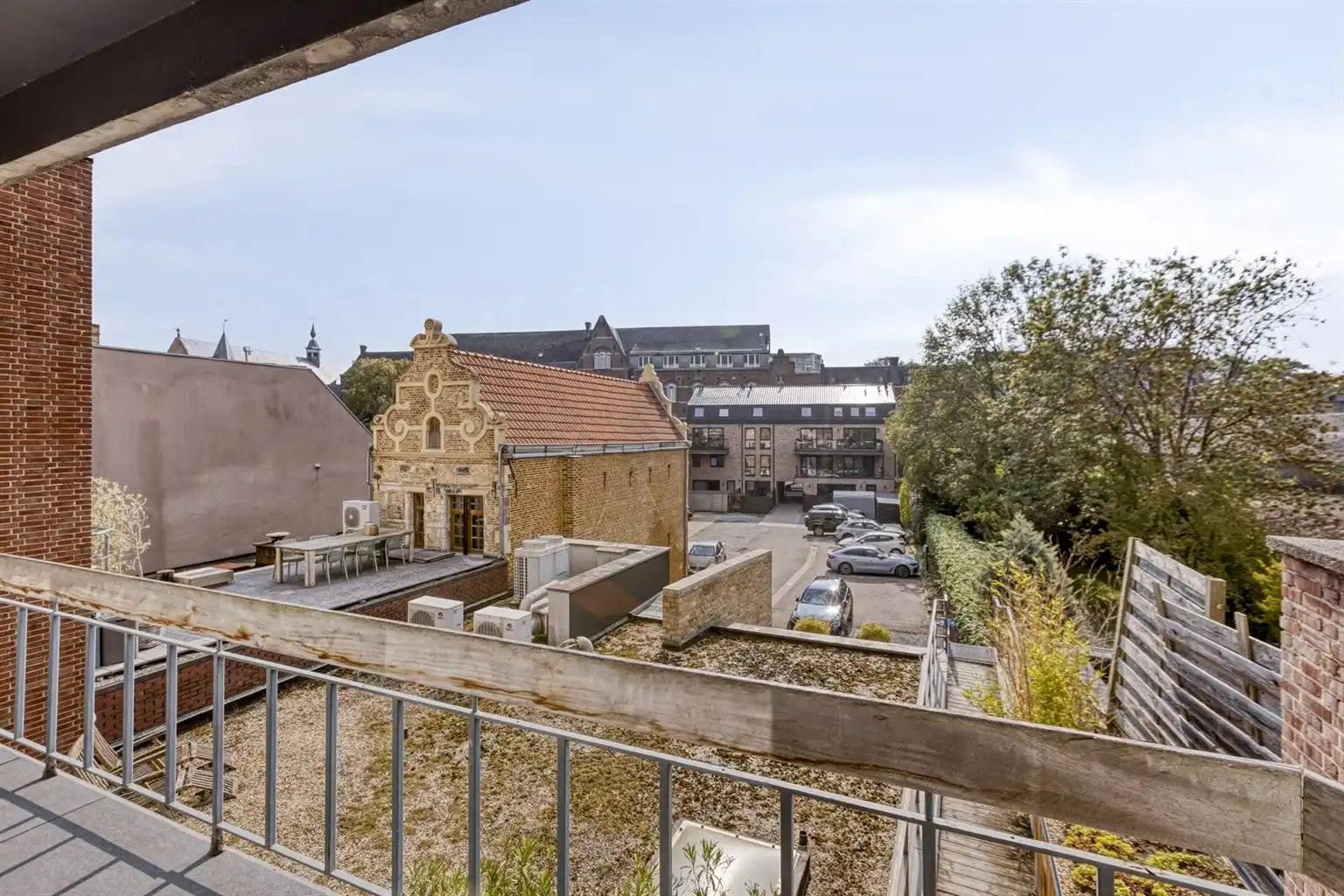 Prachtig ruim appartement met 3 slaapkamers en autostaanplaats gelegen in het hart van Maaseik.  foto 16