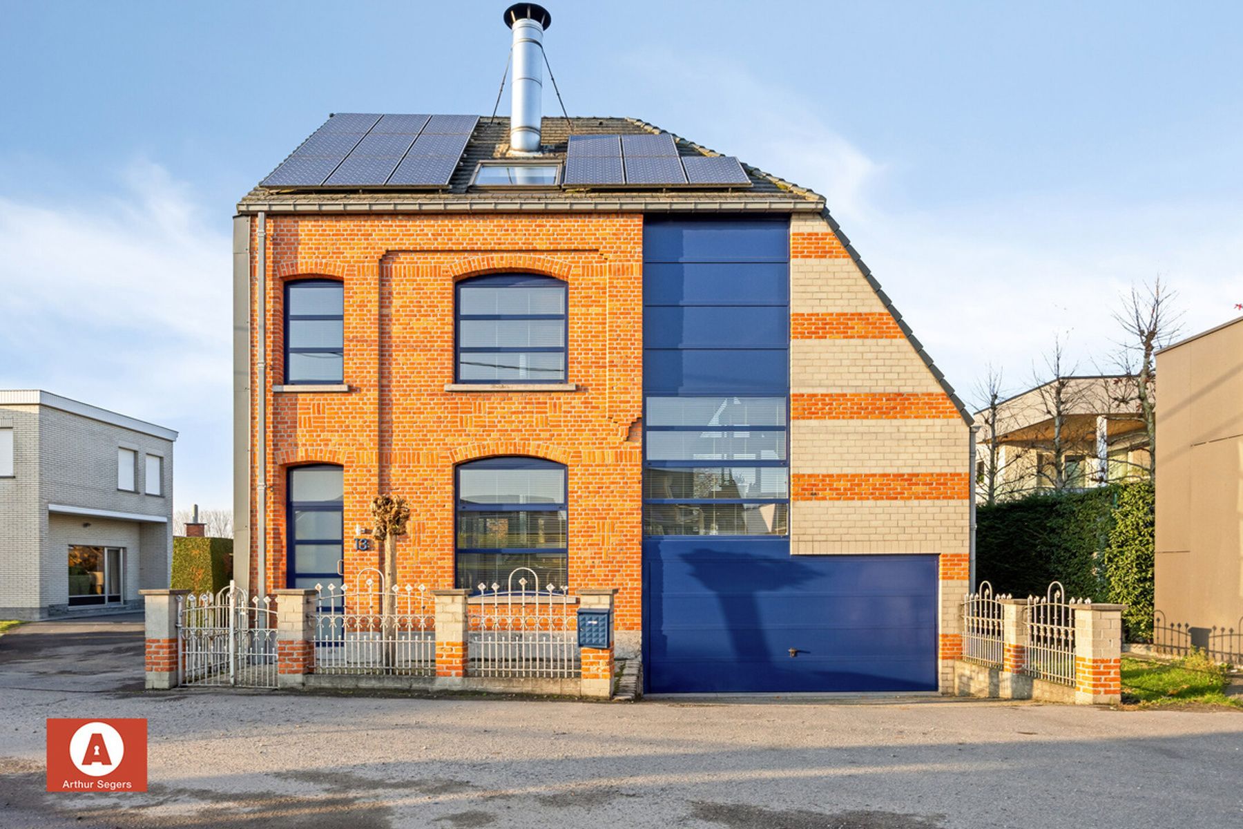 Architectenwoning met inpandige garage. foto 3