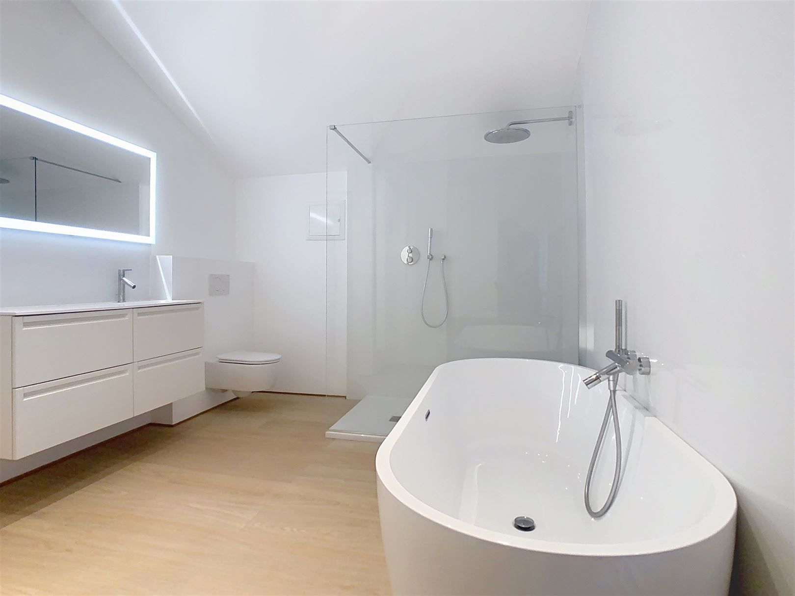 Villa in residentiële wijk met 4 slpks! foto 13