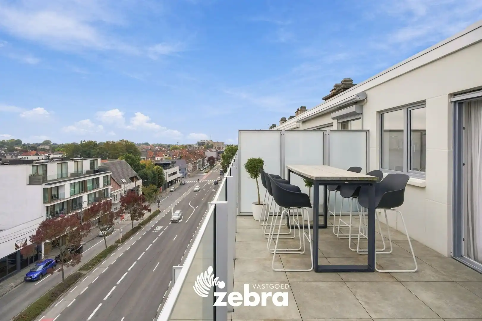 Gerenoveerd 2-slaapkamerappartement met berging & garage te Roeselare! foto 15