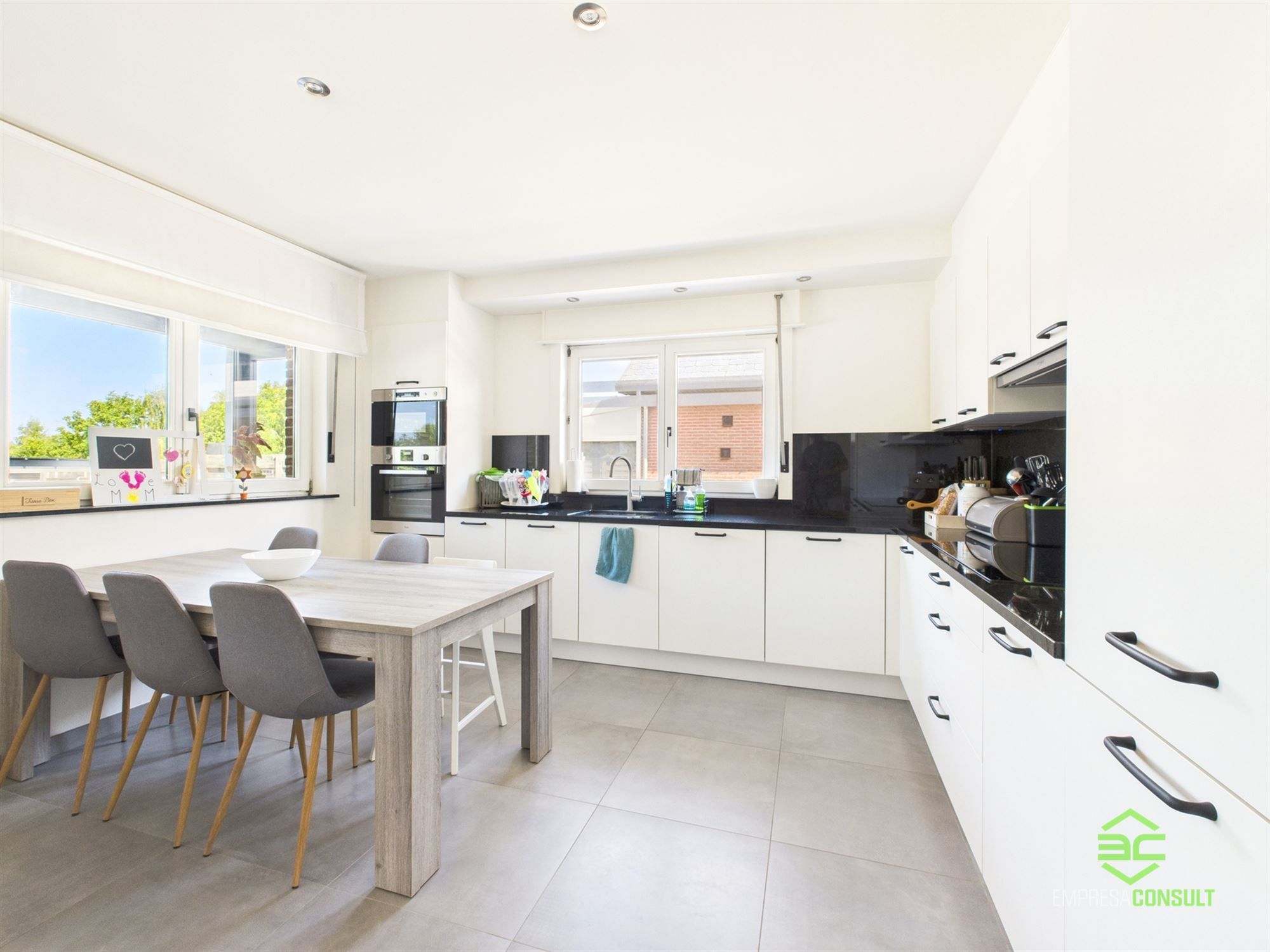 Instapklare gelijkvloerse woning met 3 slpk op 10a 21ca! foto 16