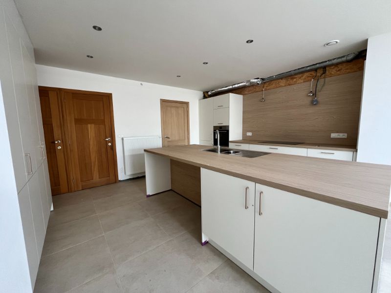 Gerenoveerde woning met tuin en garage! foto 7