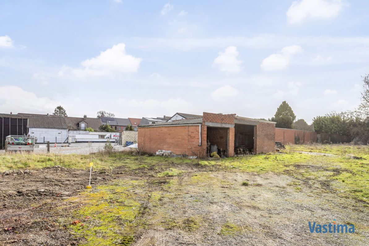 Bouwgrond in verkeersluwe straat nabij dorpskern Lede foto 2