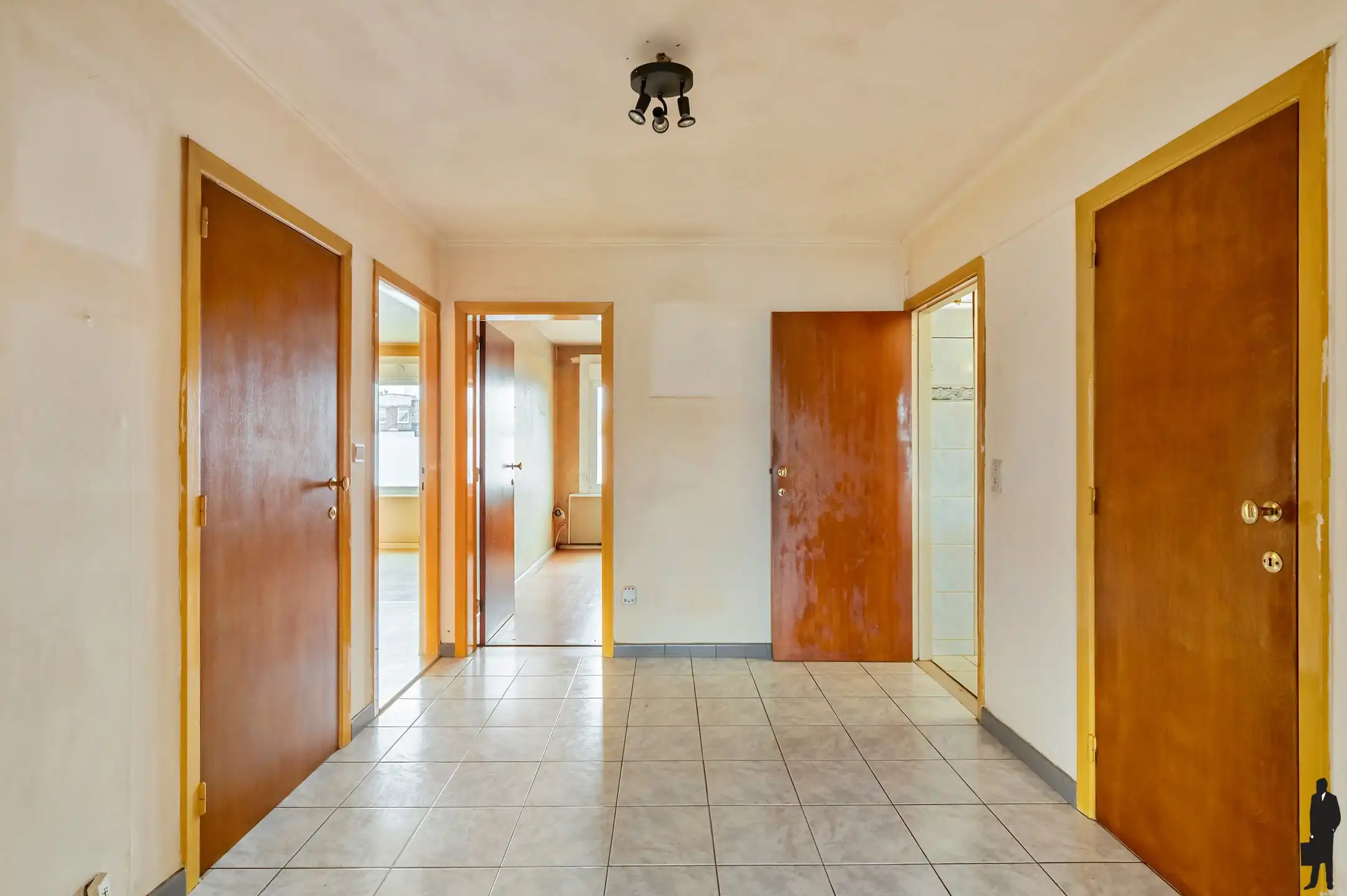 Ruim drie slaapkamer appartement te koop foto 7