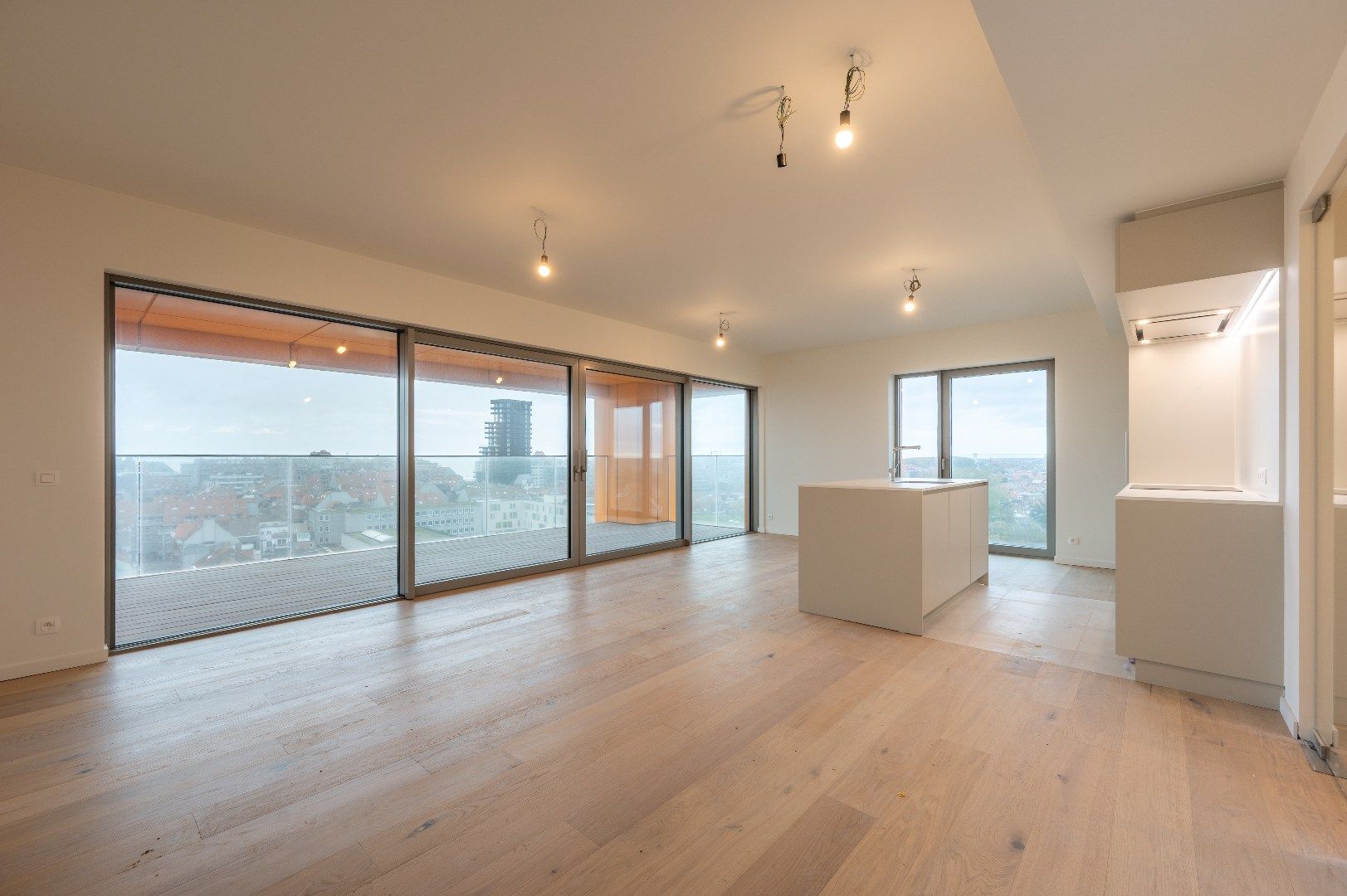 Hoekappartement met ruim terras en prachtige verzichten - zeezicht foto 2