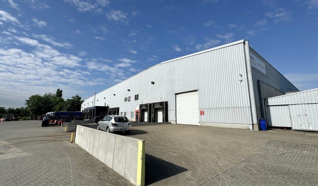 Logistieke loods te huur langs A12 in Wilrijjk foto {{pictureIndex}}