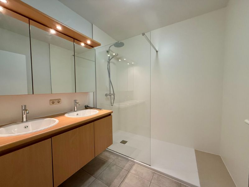 Appartement met 2 slaapkamers in een kleinschalige en rustige residentie, inclusief privatieve autostandplaats vlak voor de deur foto 13