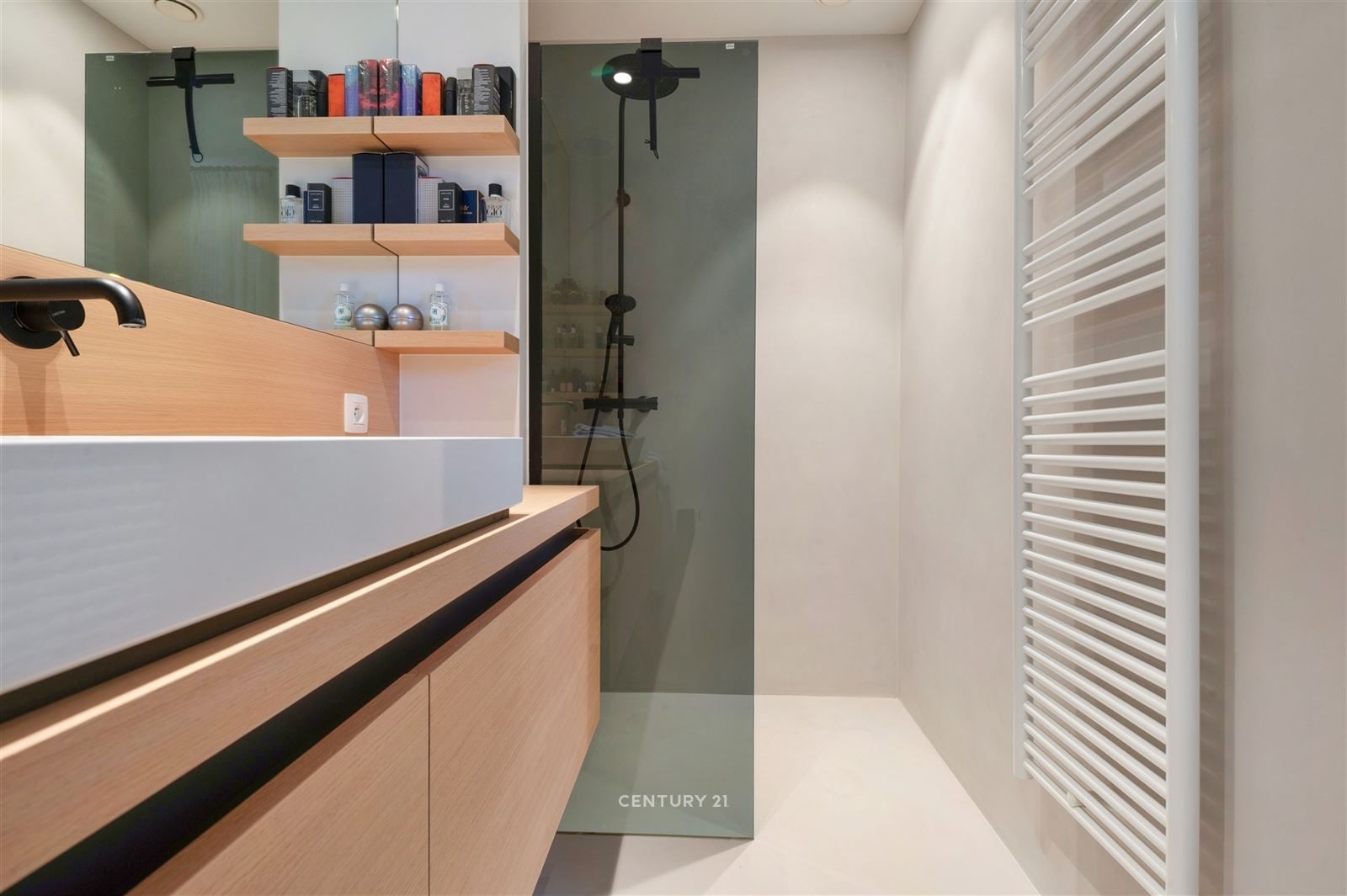 Gelijkvloers luxe appartement mét tuin foto 10