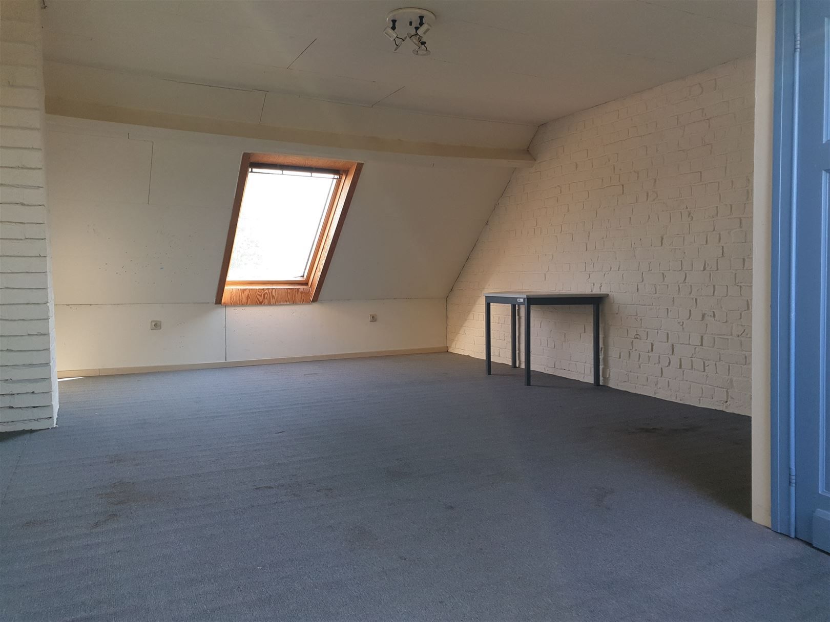 gezinswoning met drie slaapkamers en voor en achtertuin. foto 18