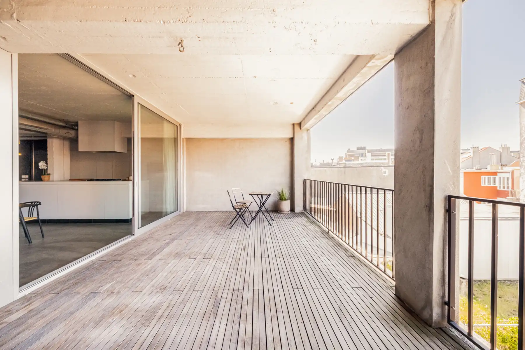 Loft met 2 slaapkamers en mega terras in Zurenborg foto 14