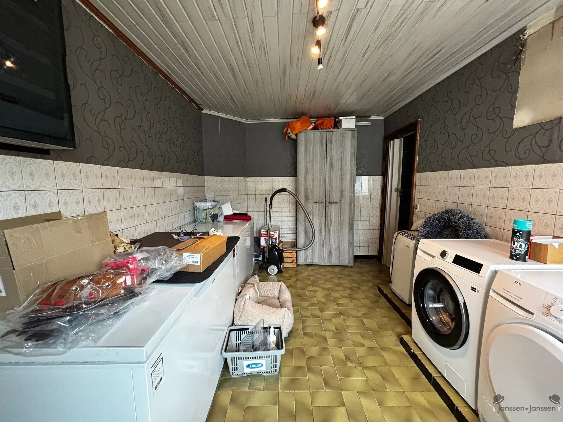 Handelspand met woonst, garage en tuin foto 15