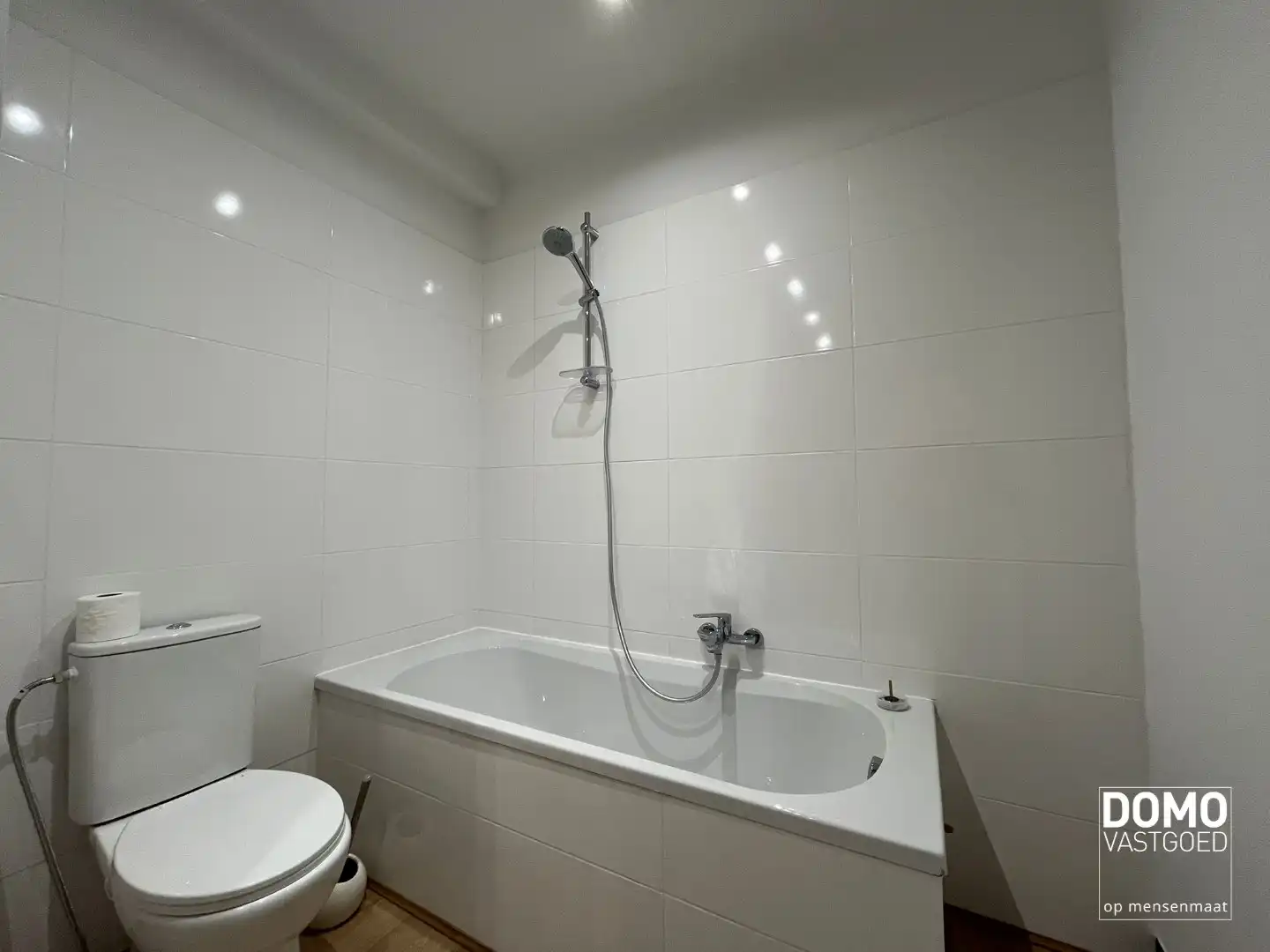 RUIME HALFOPEN WONING MET 3 SLAAPKAMERS IN LUMMEN  foto 7