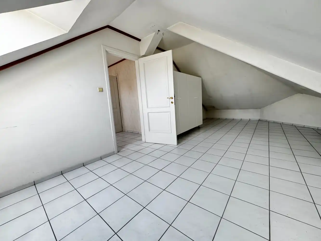 Ruime gezinswoning met tuin en garage in Lanaken foto 12